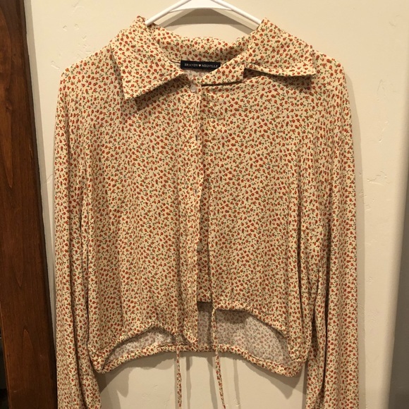 Brandy Melville Floral Lenny top - Picture 2 of 2